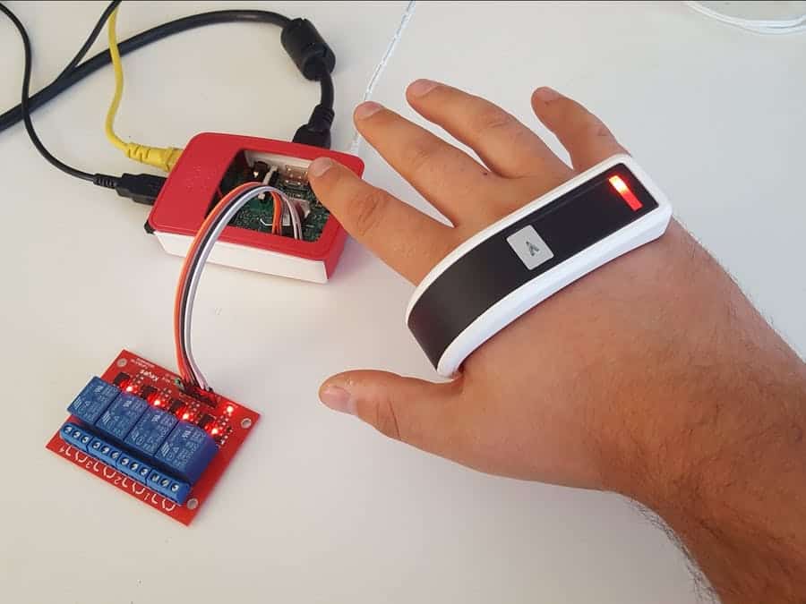 Raspberry Pi Home Automation with Gestures